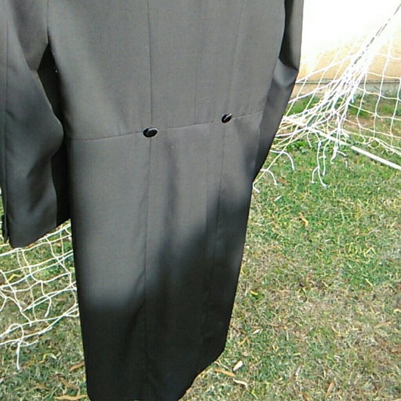 Black tuxedo tailcoat - Picture 5 of 8
